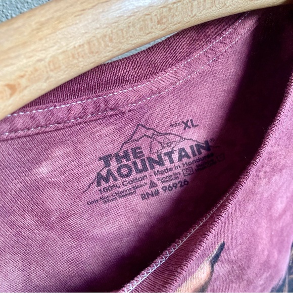 The Mountain Adult T-shirt Burgundy Tie Dye Horse Design Multicolor Size XL - Picture 3 of 4
